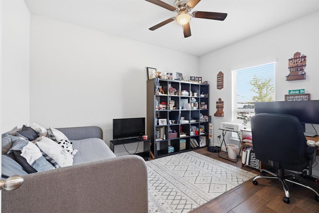 1536 Wagon Wheel Way