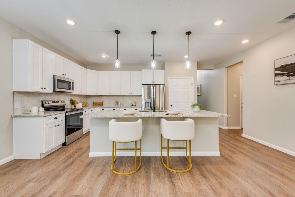 2512 Sheraton Drive