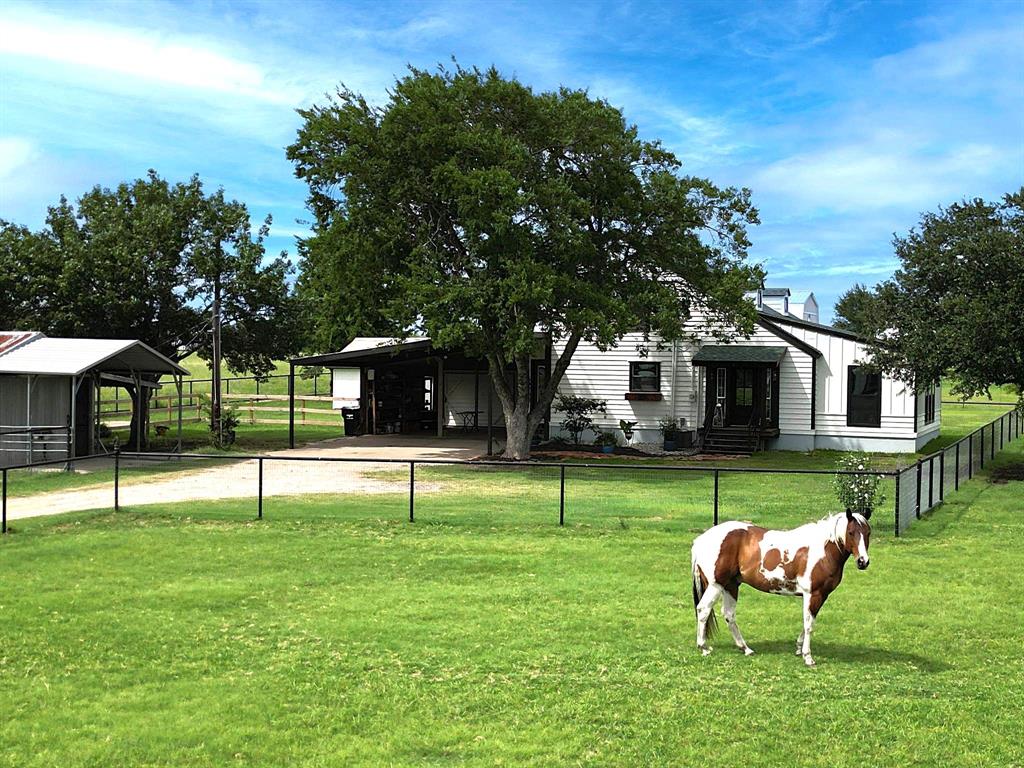 Photo 1 of 40 — 5974 County Road 4100, Kaufman, TX 75142