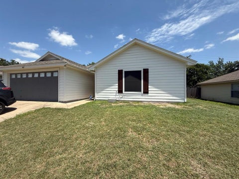 Photo of 4017 Devonaire Drive, Fort Worth, TX 76008 (MLS # 21310046)