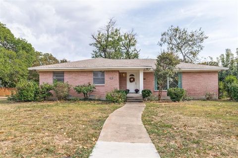 8060 Woodhue Road Dallas TX 75228