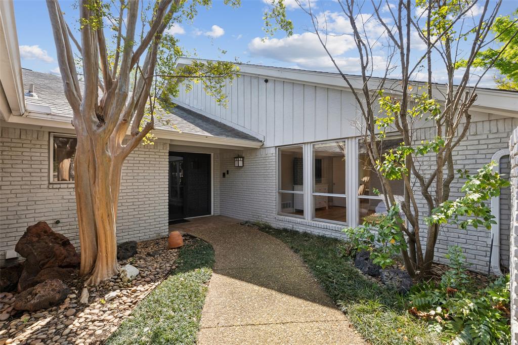 6810 Harvest Glen Drive
