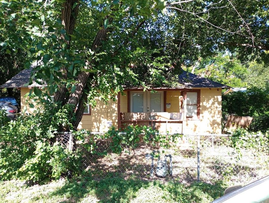 Welcome to: 2104 Taft #A & #B! This listing includes 2 units of the total 9. 2104 #A is a large stand alone home and 2104 #B is a detached home in the back. This listing also includes a large vacant lot for additional building sites. FULLY OCCUPIED- TOTAL RENT- $2,500, Unit A- $1,500, Unit B- $1,000. As-is, Where-is. 

Close to Downtown fort worth and additional building sites.