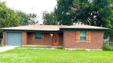609 E Centennial Street Sherman TX 75090