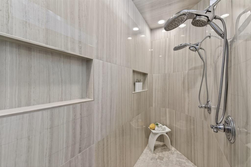 River Oaks Estates - Residential