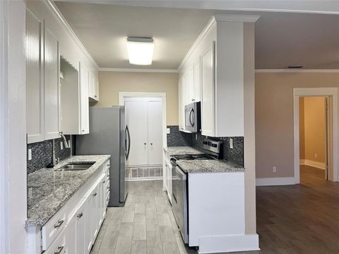 Photo of 201 Kirksey Street, Waxahachie, TX 75165 (MLS # 21197585)