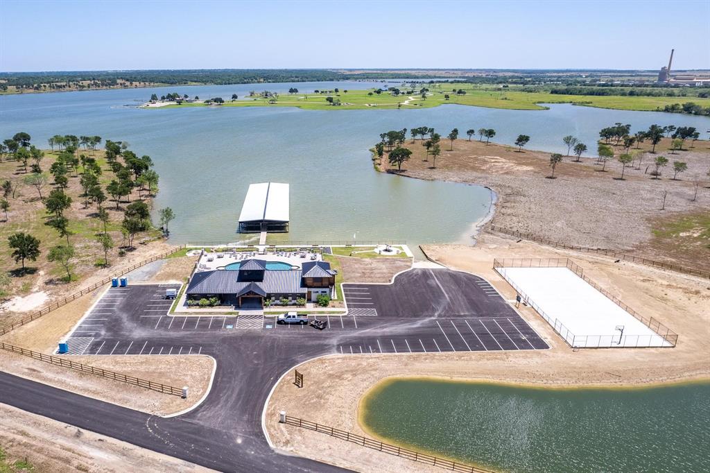 Waterfront Club - Land