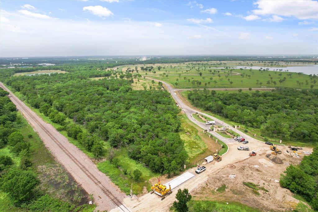 Waterfront Club - Land