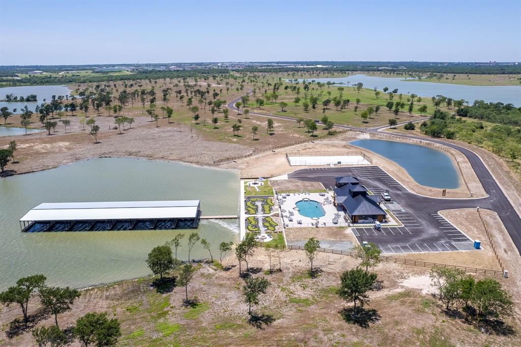 Waterfront Club - Land