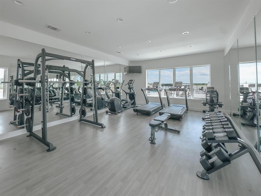 Waterfront Club - Land