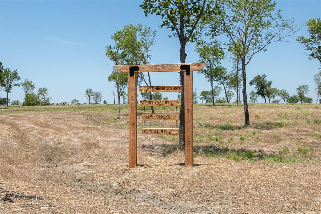 Waterfront Club - Land