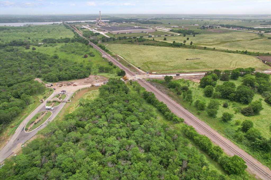 Waterfront Club - Land