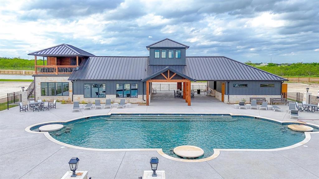 Waterfront Club - Land