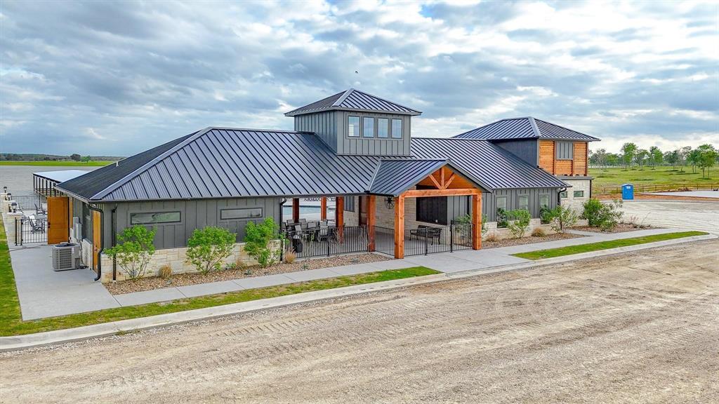 Waterfront Club - Land