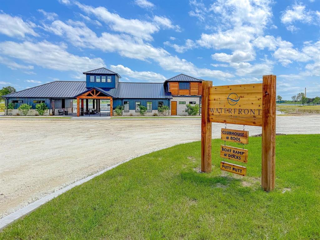 Waterfront Club - Land