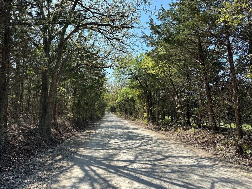 Welcome to Kirkpatrick Estates! 5 beautiful lots located just east of Gainesville off 82.  Lot 4 has 1.25 acres and is FABULOUS! Large beautiful trees, perfect building spots and easy commute to 35.  Perfect place for your forever home. !   The lots have been cleared and ready to build! Co-op water and electric are available. Callisburg school district. Barndos allowed, no mobile homes