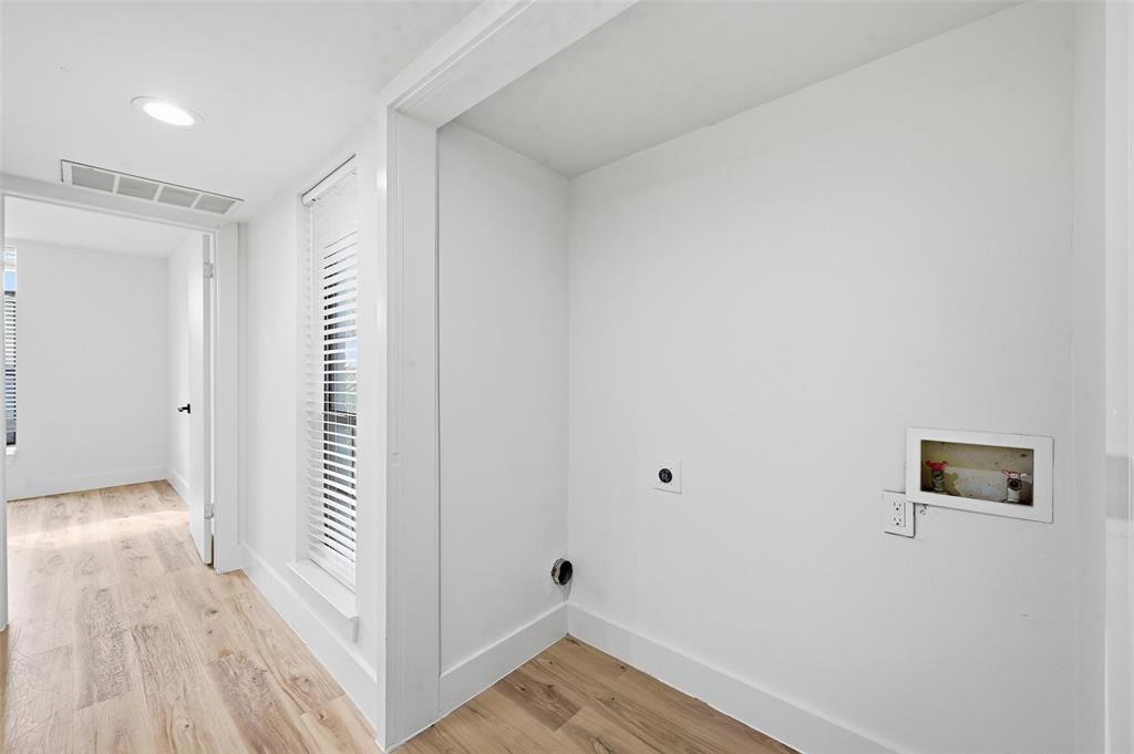 Wedglea Place Condo - Residential