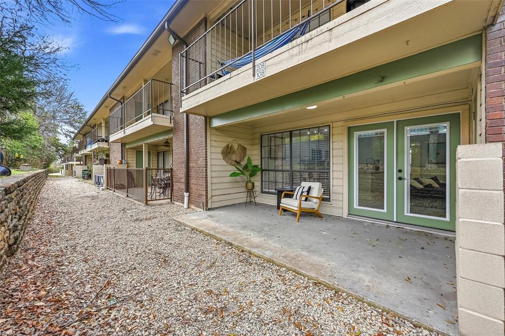 Wedglea Place Condo - Residential