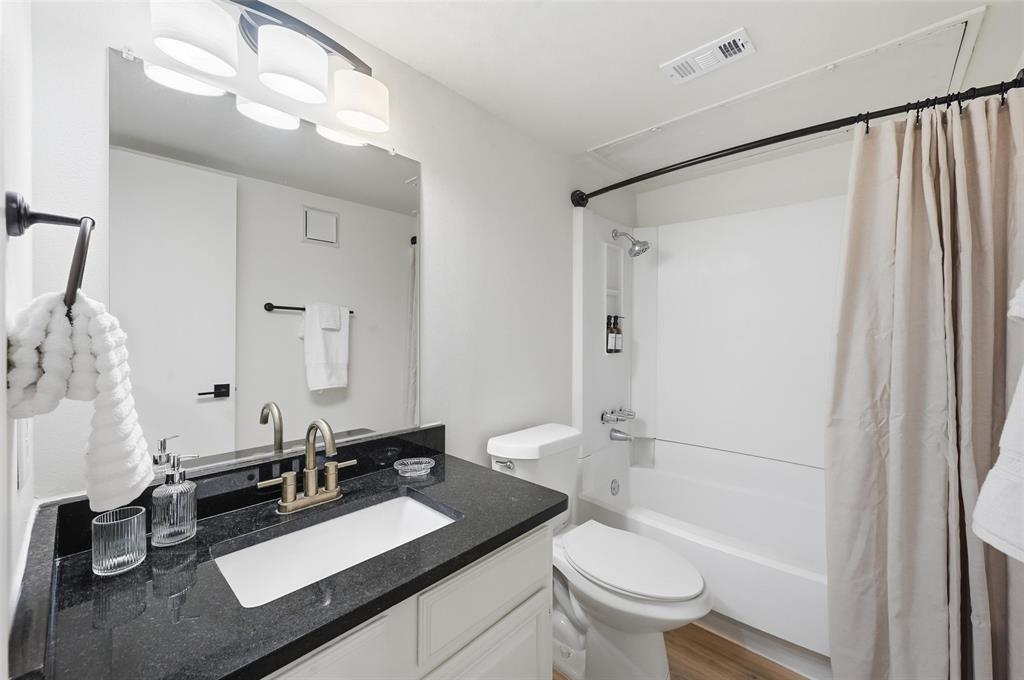 Wedglea Place Condo - Residential