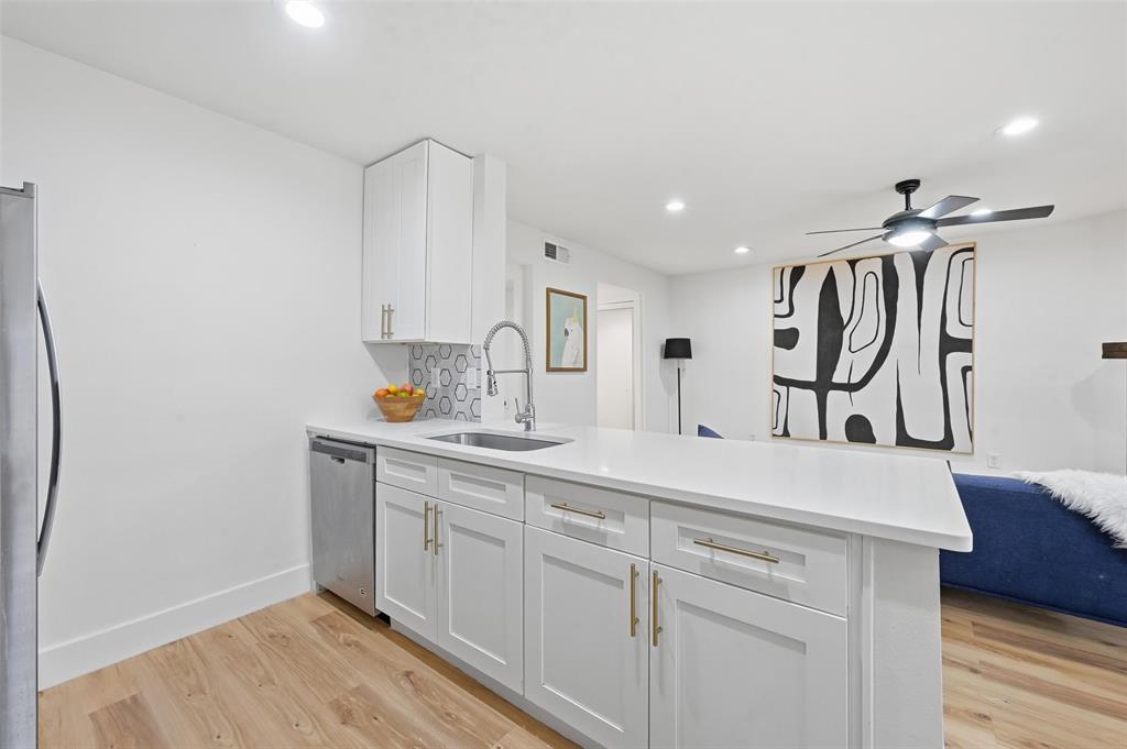 Wedglea Place Condo - Residential