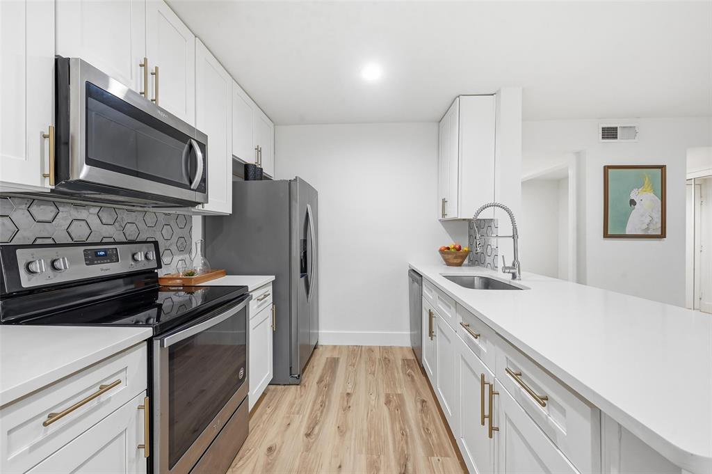 Wedglea Place Condo - Residential