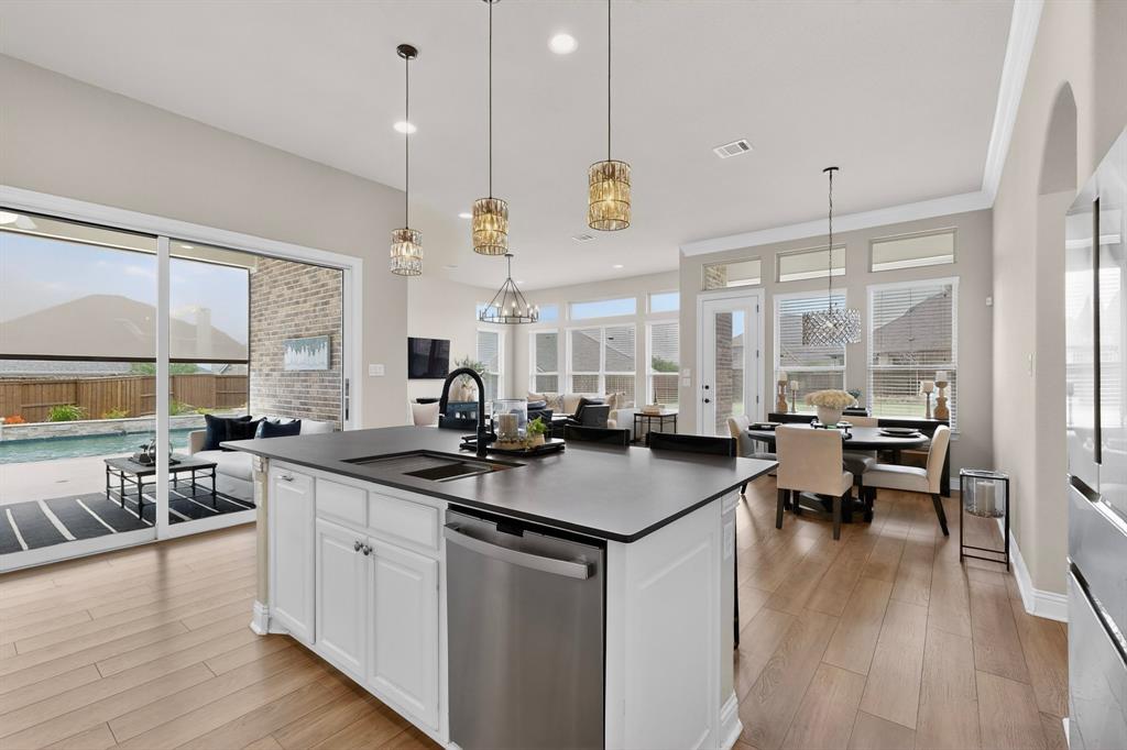 1120 Pianzola Way