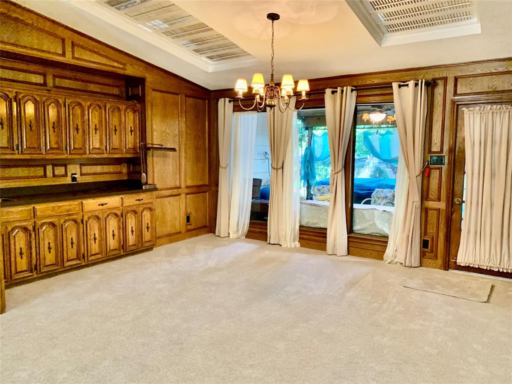 2104 Chestnut Hill Lane