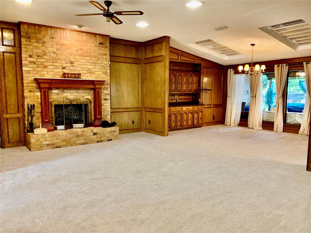 2104 Chestnut Hill Lane