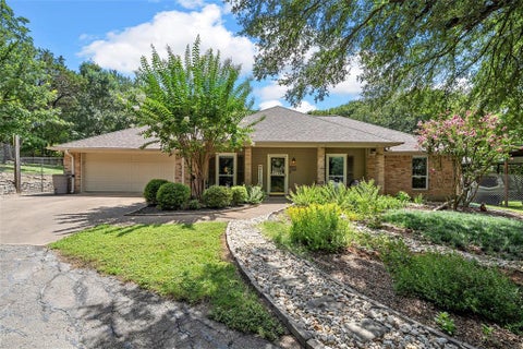 Photo of 4000 Fox Ridge RD, Lorena, TX 76655 (MLS # 21310940)