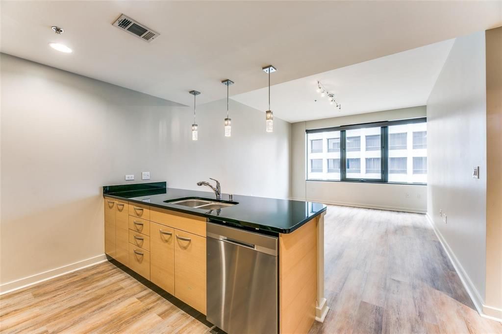 Photo of 1200 Main Street #2508, Dallas, TX 75202 (MLS # 21208464)
