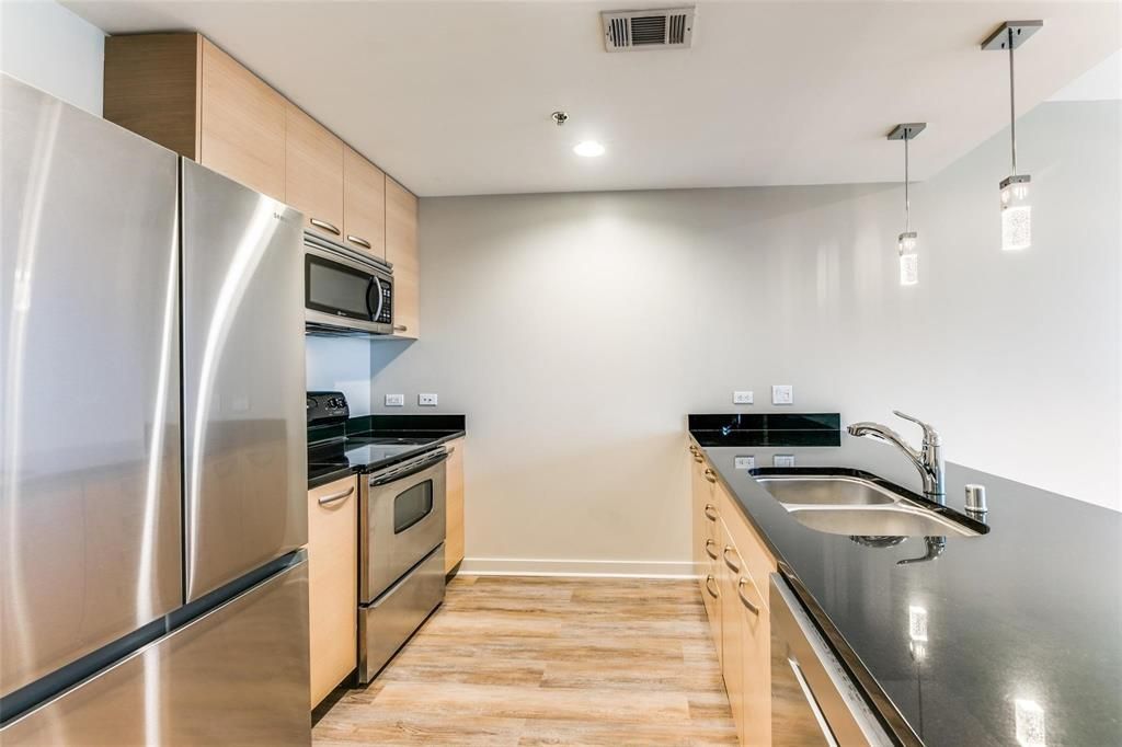 Photo of 1200 Main Street #2508, Dallas, TX 75202 (MLS # 21208464)