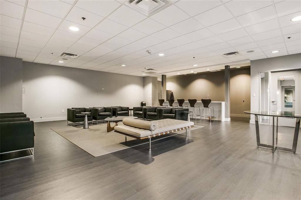 Metropolitan 1200 Main St Condo - Residential