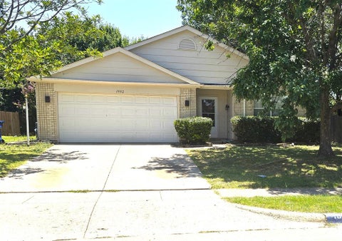 Photo of 1802 Berkeley Drive, Glenn Heights, TX 75154 (MLS # 21335263)