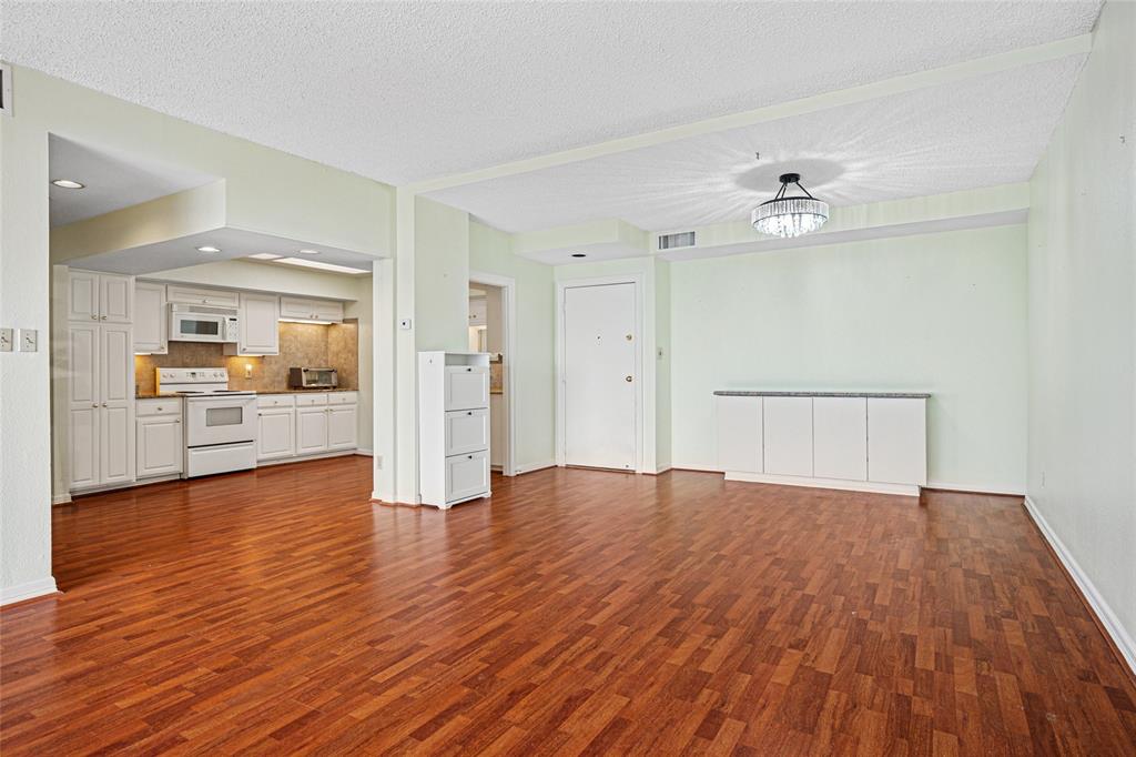 5200 Keller Springs Road 711