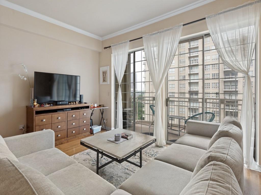 3225 Turtle Creek Boulevard 943