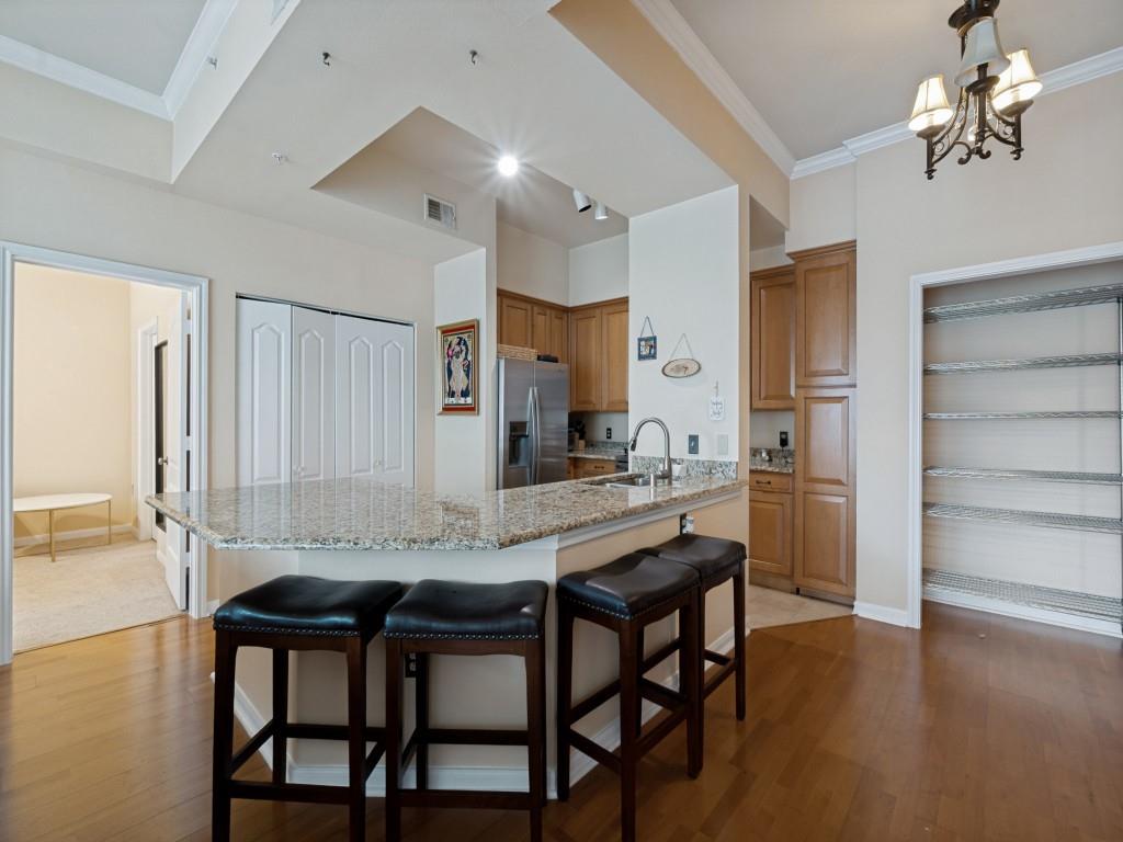 3225 Turtle Creek Boulevard 943