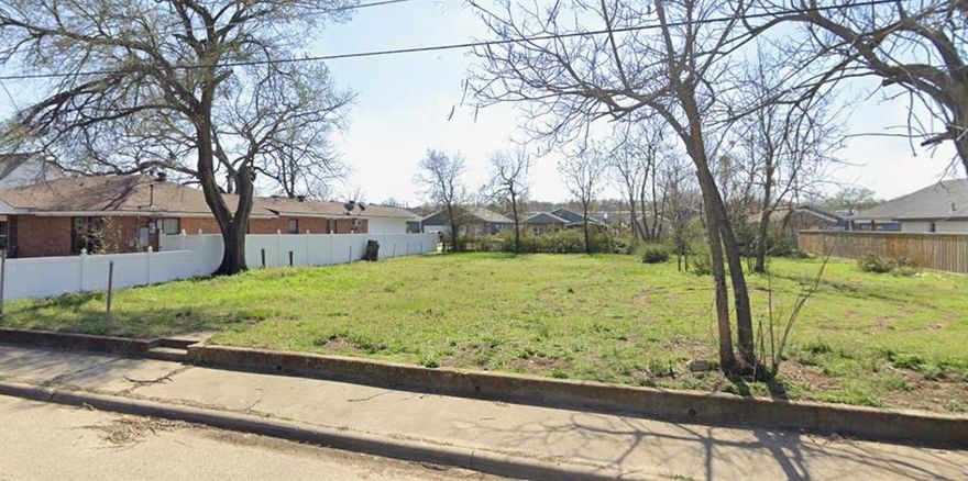 Prime West Dallas lot in rapidly developing 75212. Full size 6,250 SF lot surrounded by new construction and redevelopment. Minutes from Trinity Groves, Downtown, Bishop Arts, and major highways. Ideal for builders or investors seeking an infill opportunity in one of Dallas’ fastest-growing urban corridors. Great location, strong appreciation, and excellent access to city amenities.