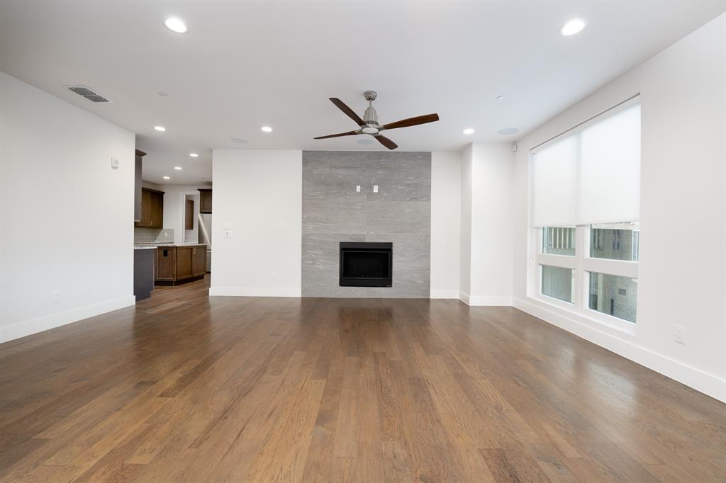 HALL AND NOBLE - Residential Lease