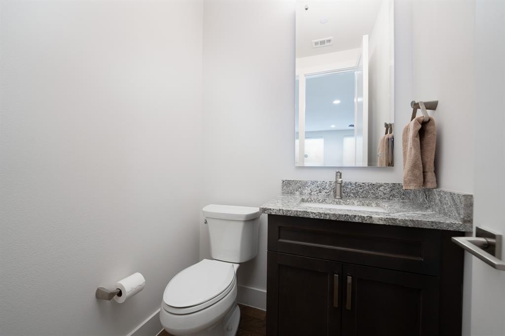 HALL AND NOBLE - Residential Lease