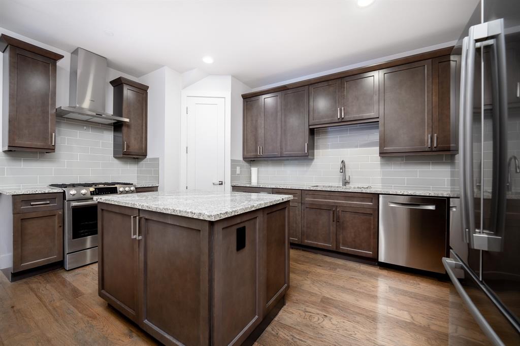 HALL AND NOBLE - Residential Lease