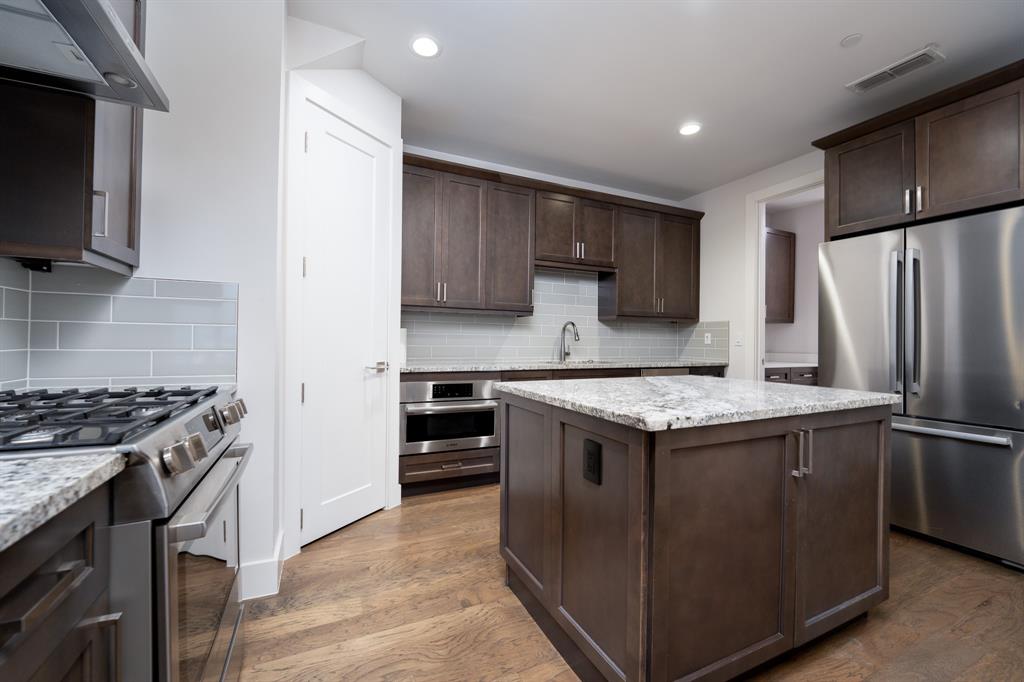 HALL AND NOBLE - Residential Lease