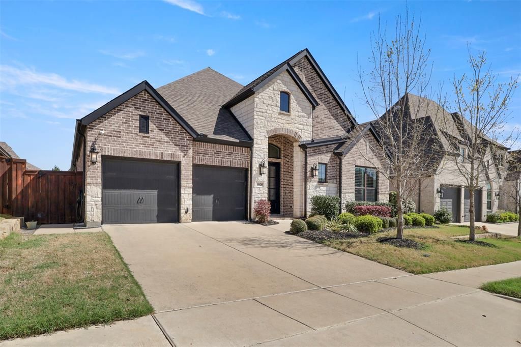 Photo of 4028 Palomino Road, Aubrey, TX 76227 (MLS # 21207161)