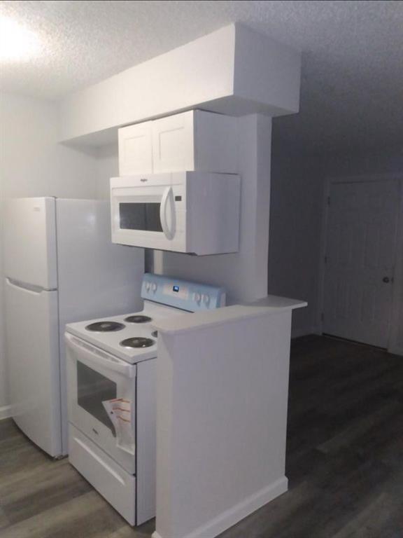9464 US Highway 180 W 3