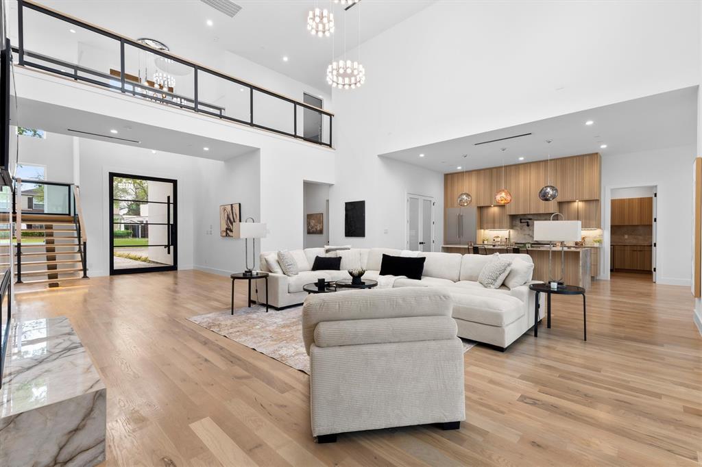 9434 Biscayne Boulevard