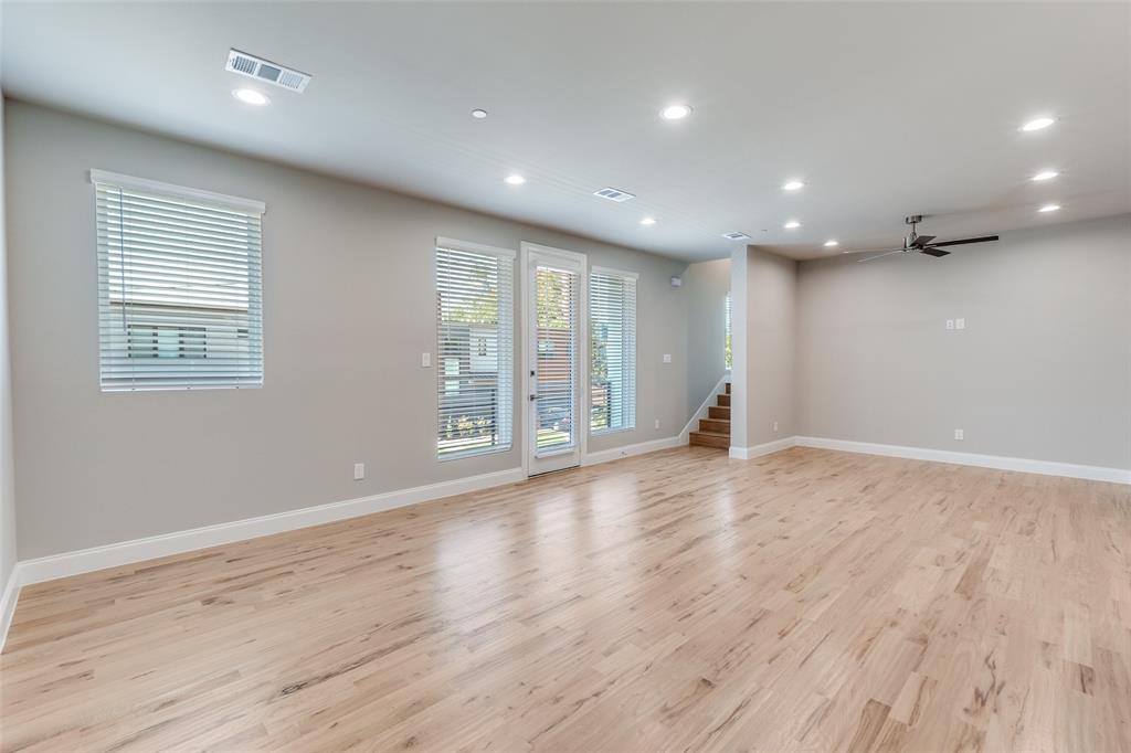 Dallas, Texas 75204, United States, 2 Bedrooms Bedrooms, ,3 BathroomsBathrooms,Residential,Active,222265