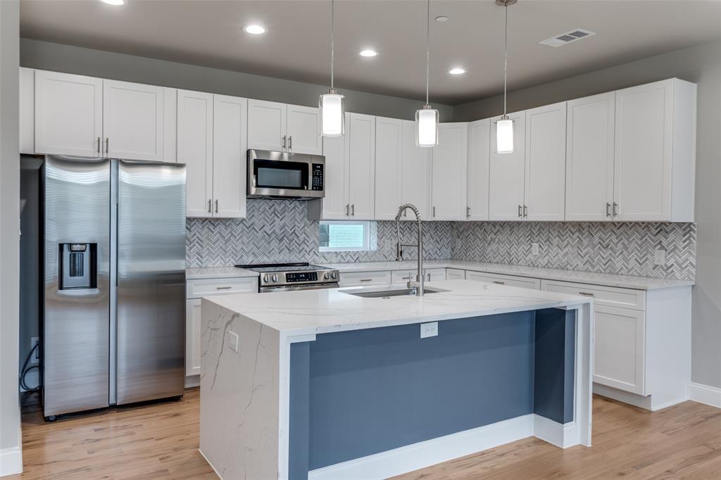 Dallas, Texas 75204, United States, 2 Bedrooms Bedrooms, ,3 BathroomsBathrooms,Residential,Active,222265