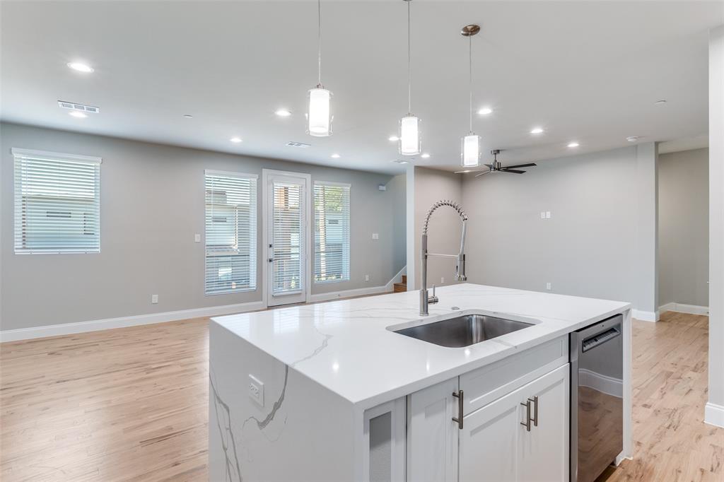 Dallas, Texas 75204, United States, 2 Bedrooms Bedrooms, ,3 BathroomsBathrooms,Residential,Active,222265