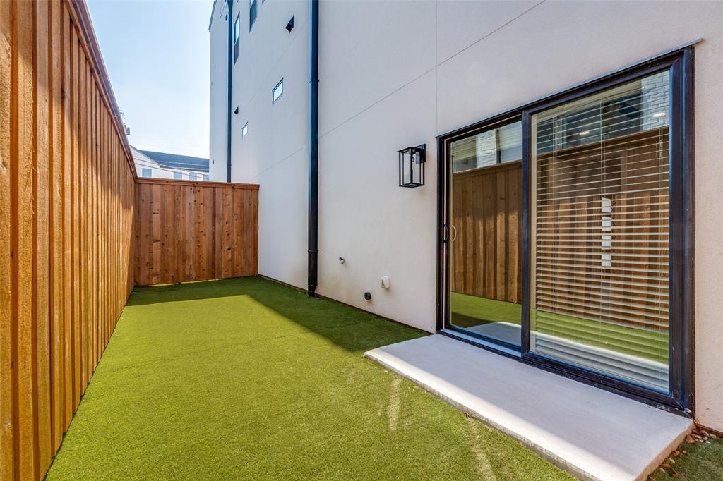 Dallas, Texas 75204, United States, 2 Bedrooms Bedrooms, ,3 BathroomsBathrooms,Residential,Active,222265