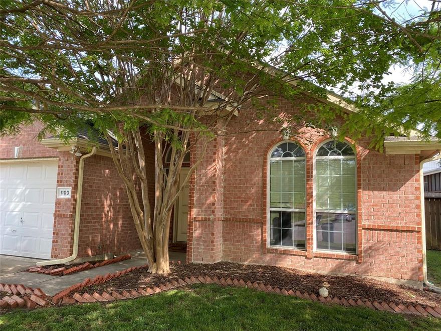 A lovely home in a quiet, sought-after community close to I-75. It backs up to an open great field with covered back porch, wood laminate flooring in living areas, separate shower and tub on master bath, kitchen open to living area. Spacious rooms. Close to McKinney High School and Park.