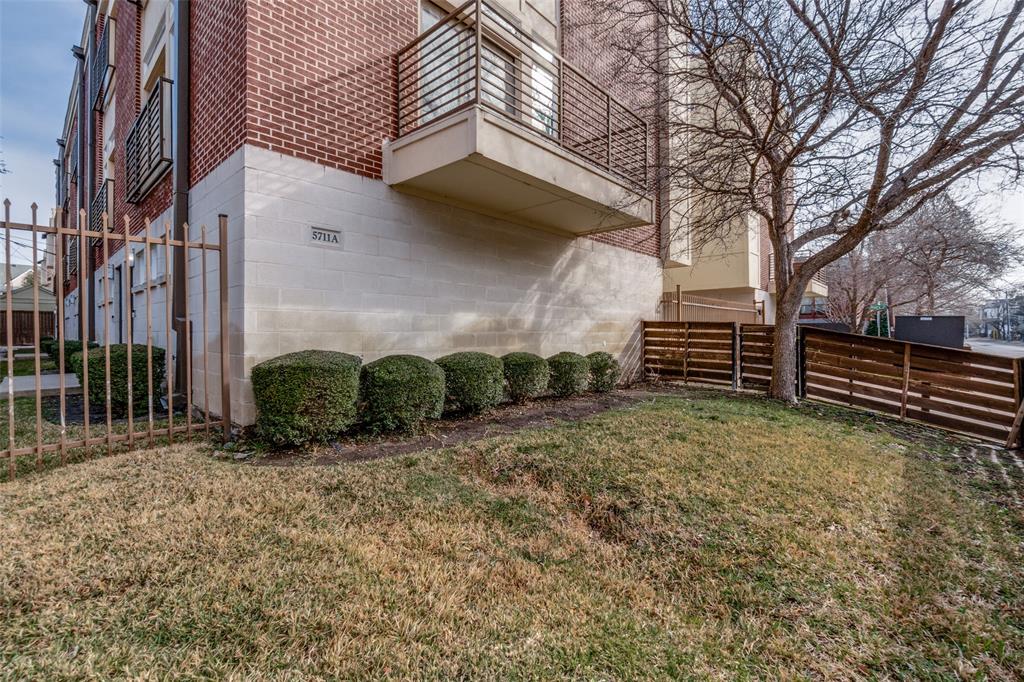 Ross Ave Condo - Residential